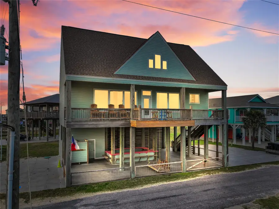 816 S Crystal Beach Road, Crystal Beach, TX 77650 - Image #3