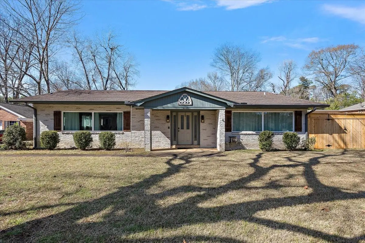 1005 Logansport Street, Nacogdoches, TX 75961 - Image #1