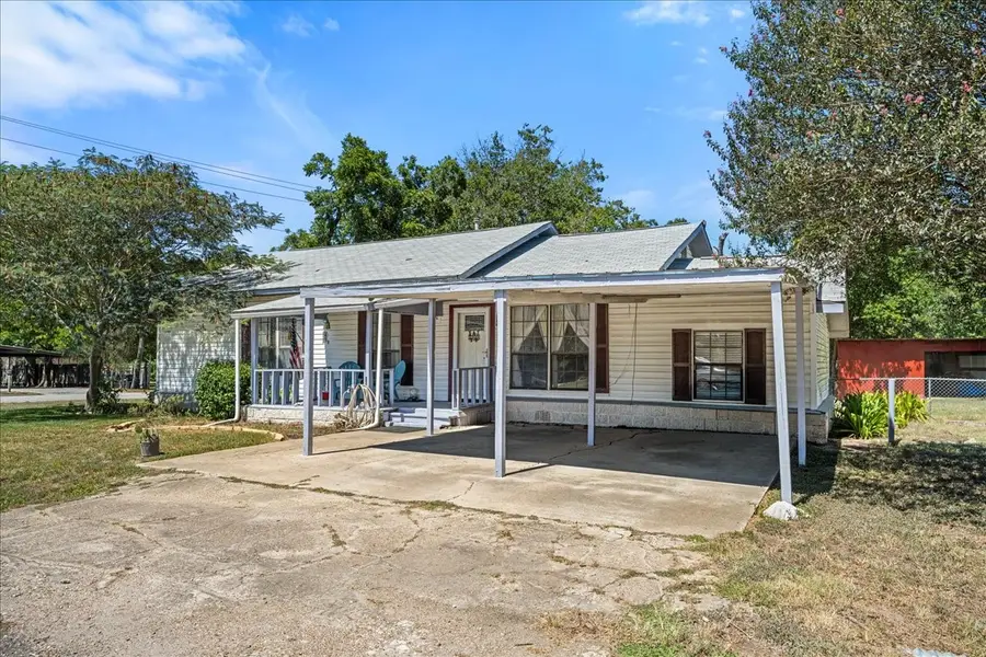 1206 W 8th St, Caldwell, TX 77836 - #2
