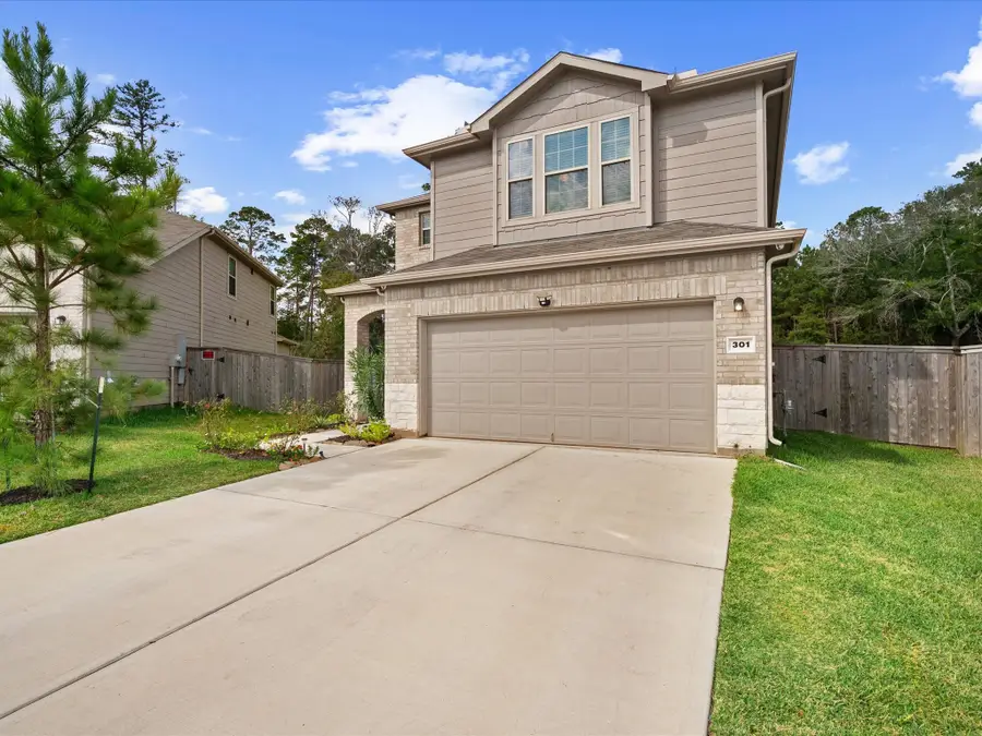 301 Maple Bark Trail, Willis, TX 77378 - Image #3