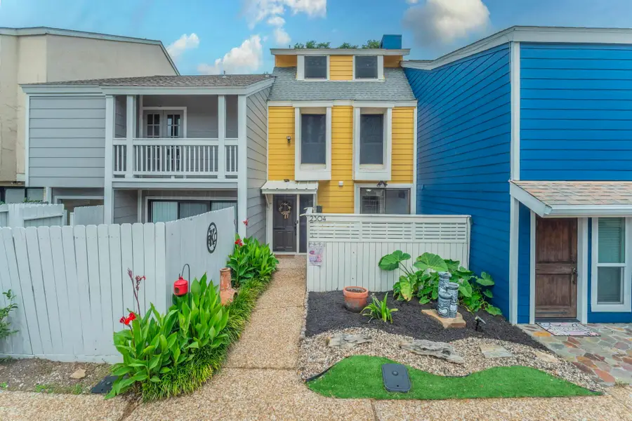 2304 Keel Court, Willis, TX 77318 - Image #2