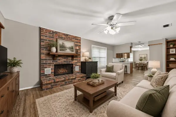 2002 Crestwood Drive, Richmond, TX 77469