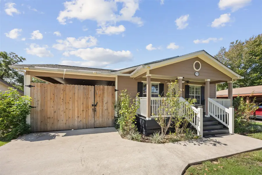 926 S Utah Street, La Porte, TX 77571 - #3