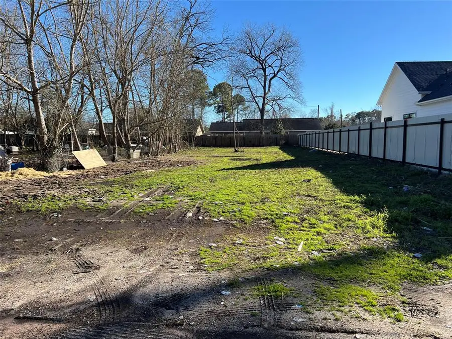 1027 Adolph Drive, Houston, TX 77091 - Image #3