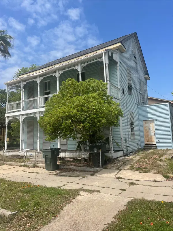 2028 Avenue M 1/2, Galveston, TX 77550