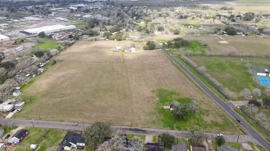 405 Franke, El Campo, TX 77437 - Image #3