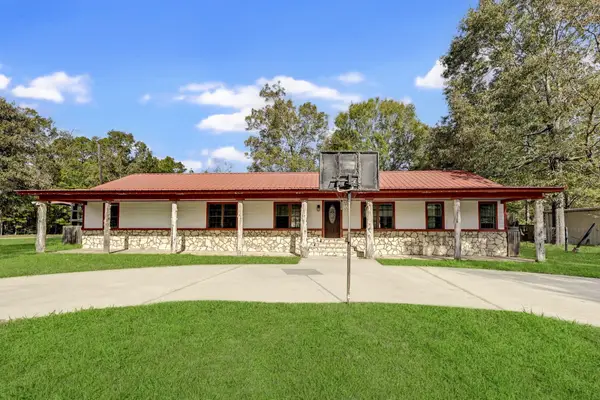 858 Big Hawg Dr, Trinity, TX 75862