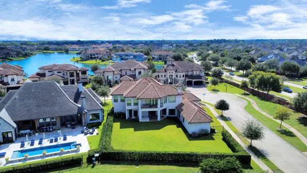 7 Haven Shore Lane, Sugar Land, TX 77479