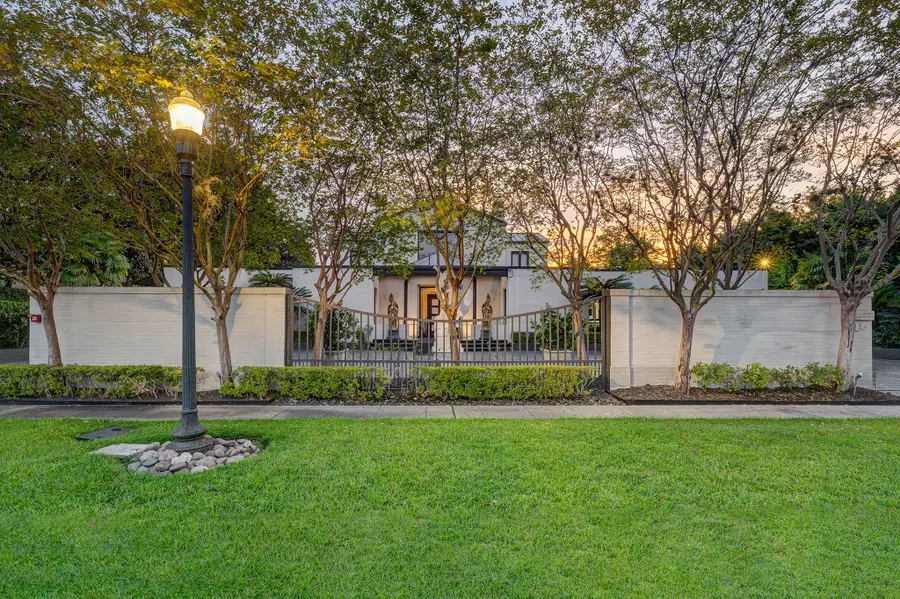 1814 Larchmont Road, Houston, TX 77019 - Image #2