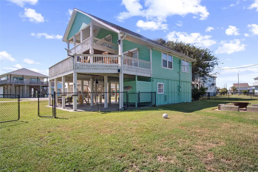 962 Raymond, Crystal Beach, TX 77650 - Image #2