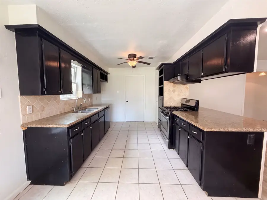 3206 Brookdale Court, Deer Park, TX 77536 - #2