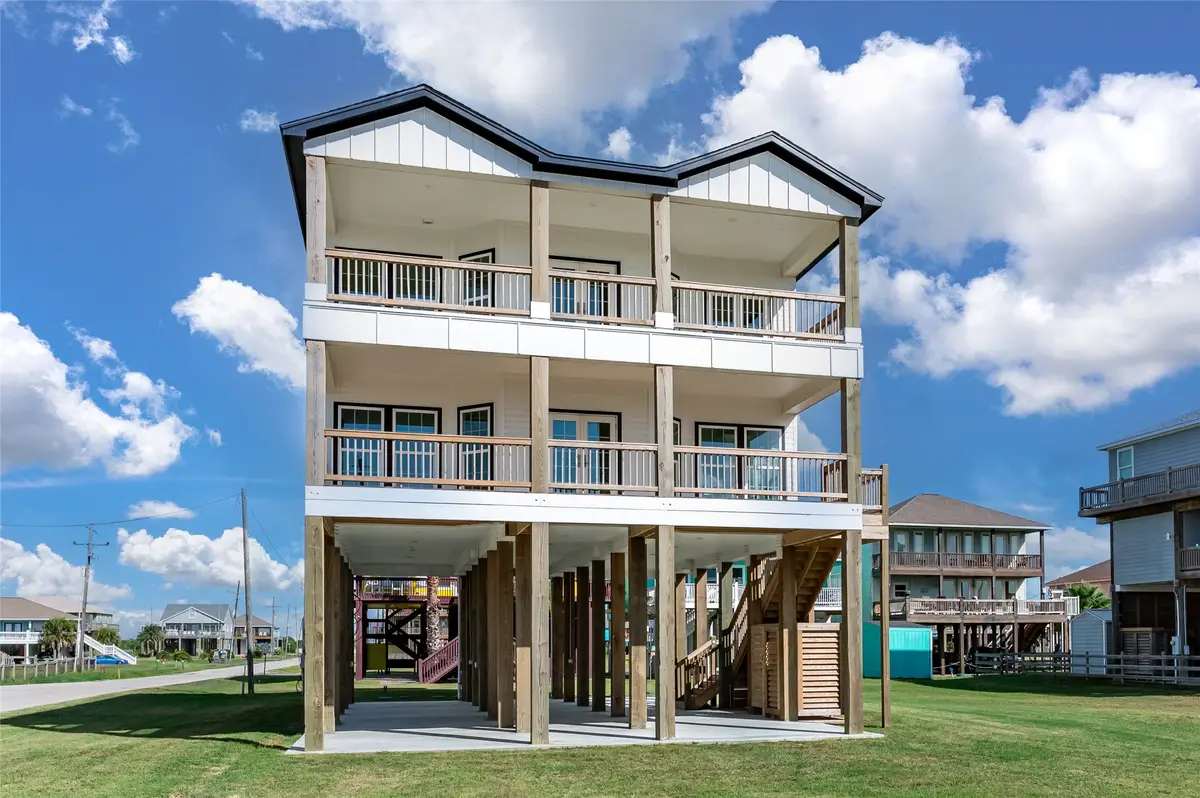 101 Ocean Shore Drive, Crystal Beach, TX 77650 - Image #1