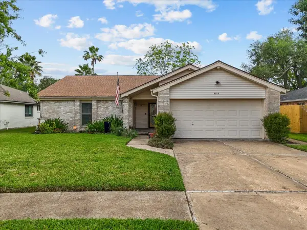 3109 Founders Green Circle, Pearland, TX 77581