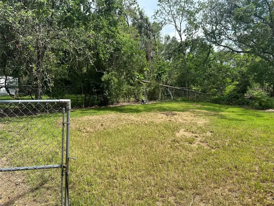 0 E Peach Street, Angleton, TX 77515 - Image #2