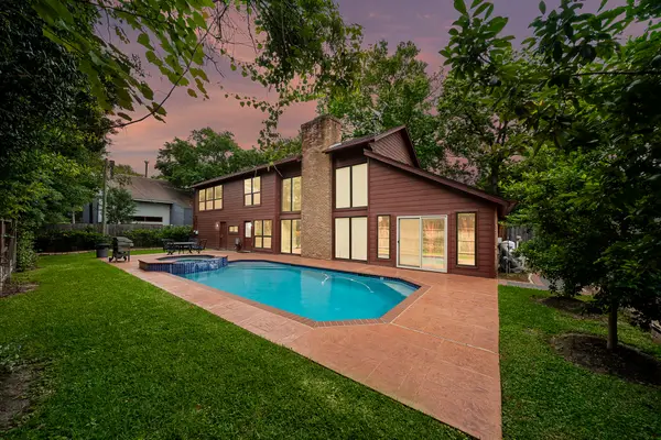 1019 Ridgeley Drive, Hilshire Village, TX 77055