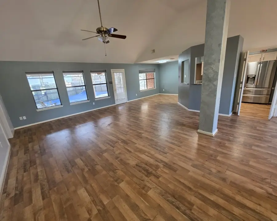 2571 Pinehurst Drive, West Columbia, TX 77486 - Image #3