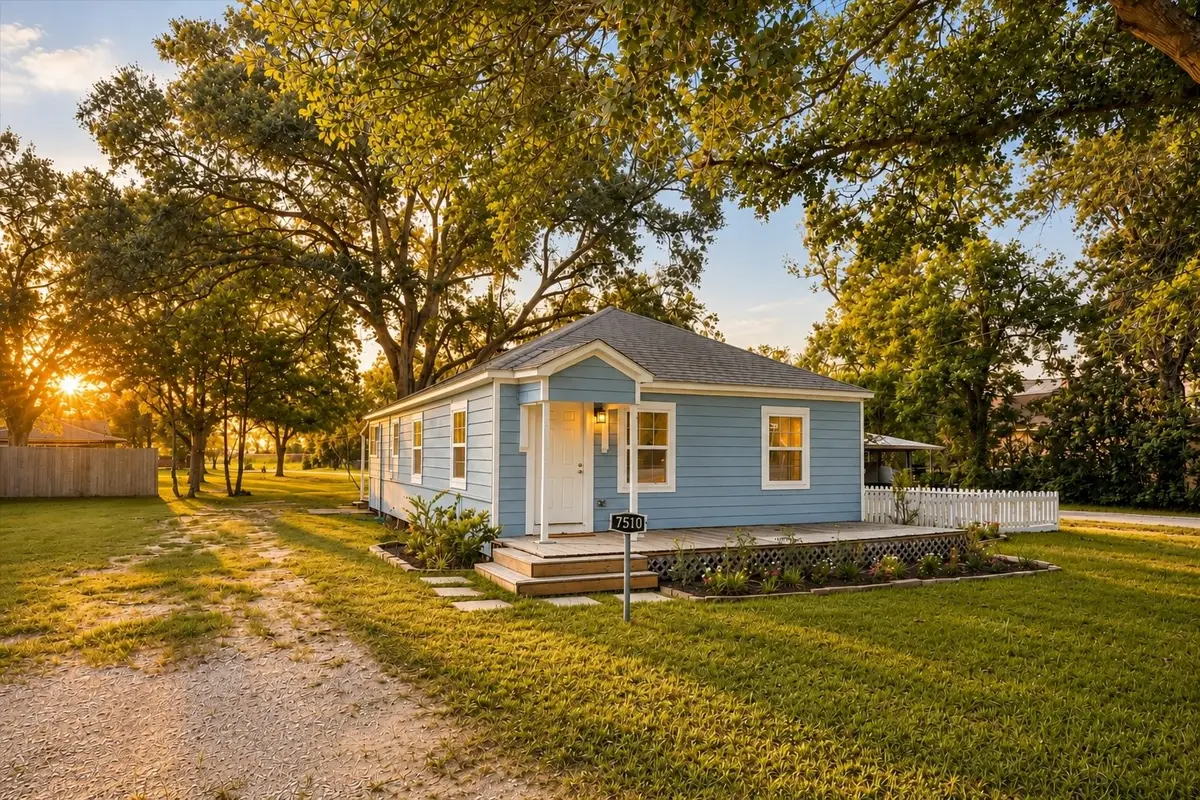 7510 Highway 60, Wallis, TX 77485 - #1