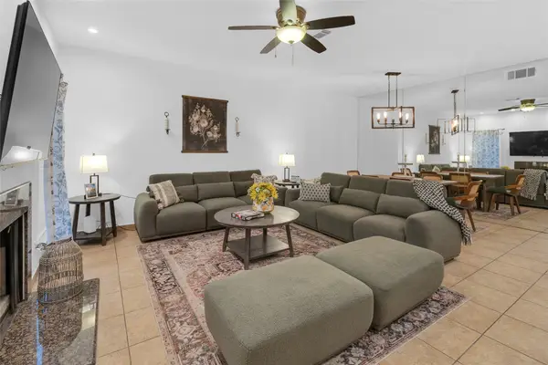 7294 Regency Square Ct, Houston, TX 77036