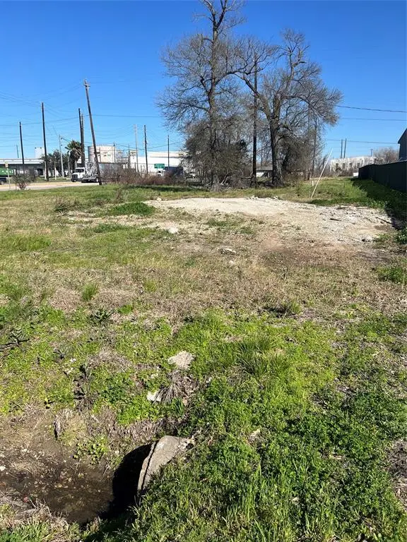 626 N 1st Street, La Porte, TX 77571 - Image #2