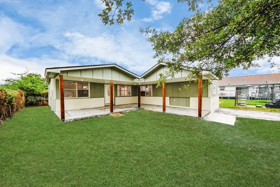 207 E Defee Avenue, Baytown, TX 77520 - #3
