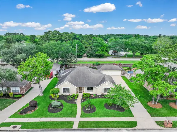 1007 Sable Drive, Friendswood, TX 77546