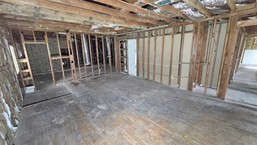 6027 Kenilwood Drive, Houston, TX 77033 - Image #3