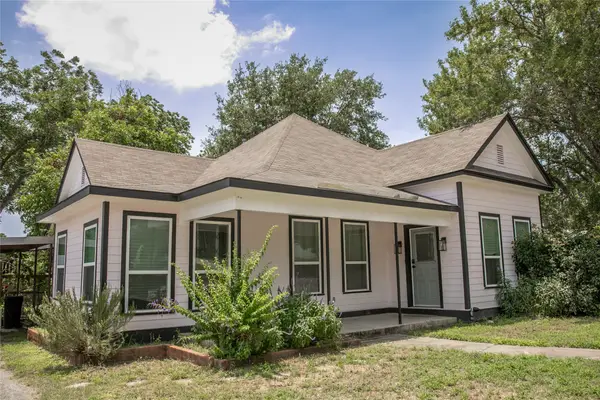 637 N Washington Street, La Grange, TX 78945