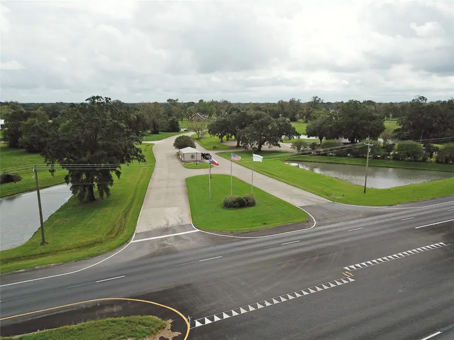 1120 Winchester Court, Angleton, TX 77515 - #2