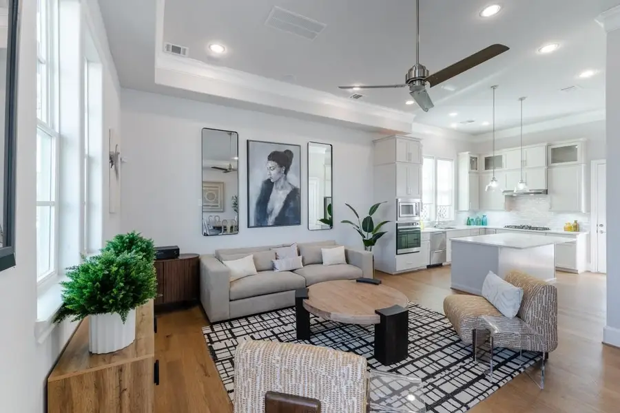 11053 Chatterton Drive, Houston, TX 77043 - Image #2