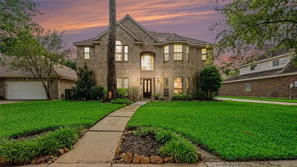 4512 Park Shadow Drive, Baytown, TX 77521