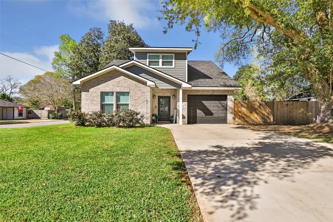 2201 Maple Avenue, Liberty, TX 77575 - #1