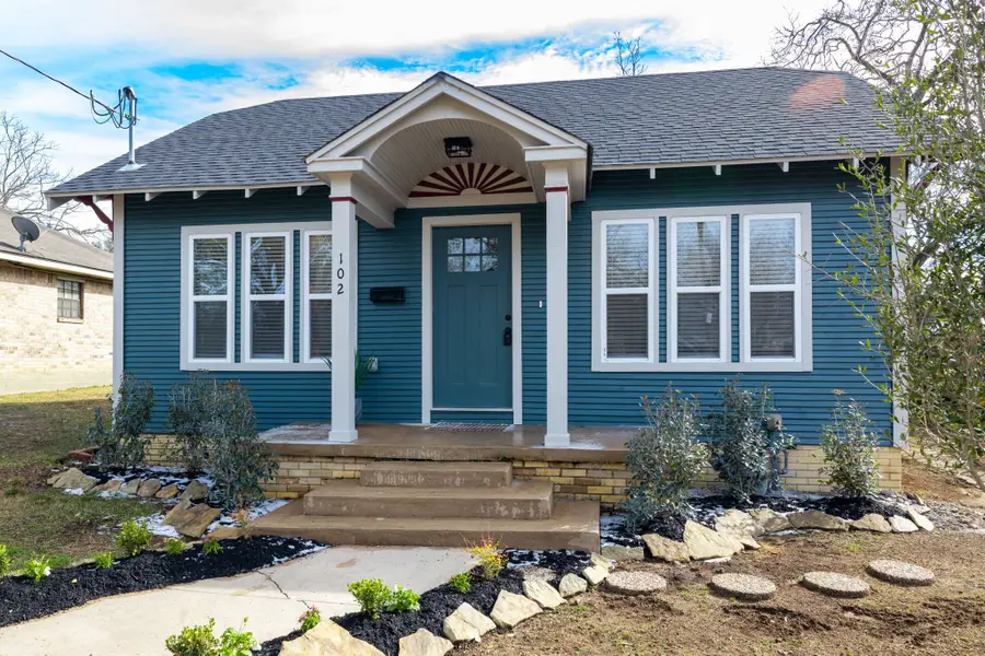 102 E Valverde Street, Brenham, TX 77833 - Image #2