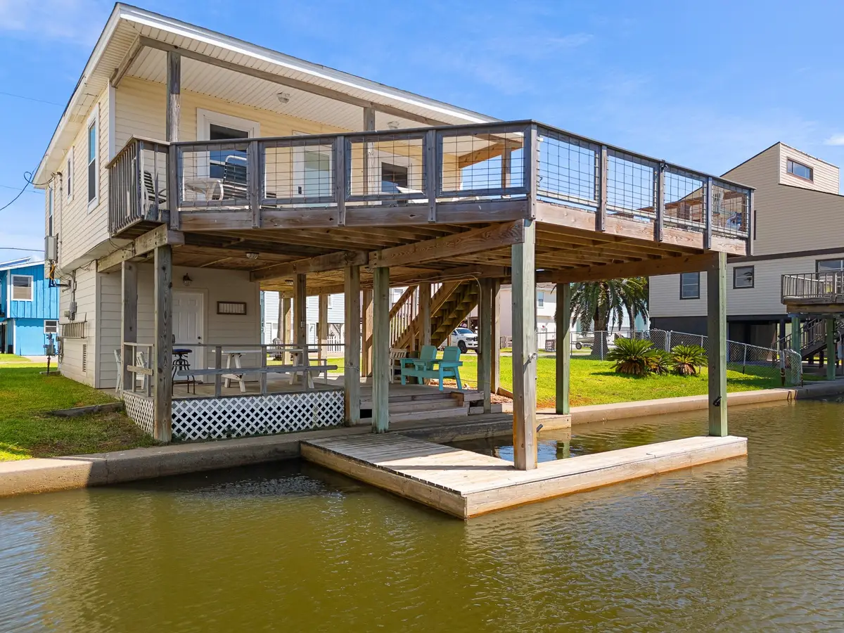 16711 Kingston Way, Galveston, TX 77554 - Image #1
