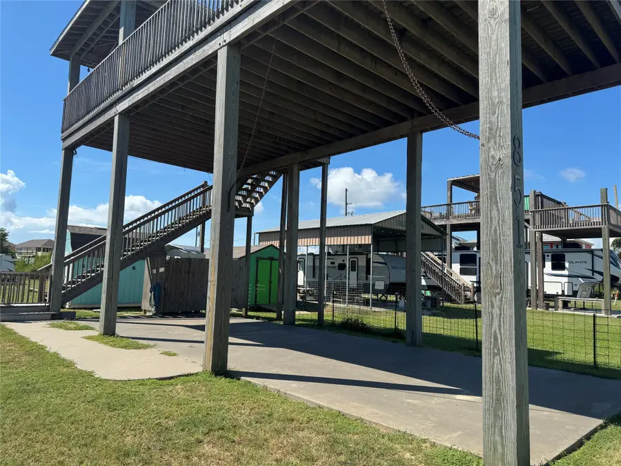 851 Trout Boulevard, Crystal Beach, TX 77650 - Image #3