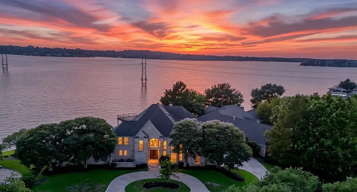 330 Club Island Way, Montgomery, TX 77356 - Image #1