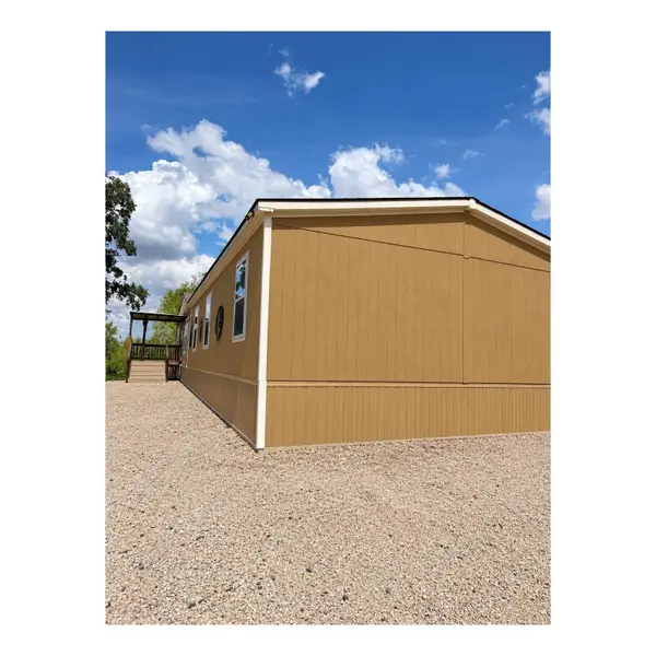 18124 County Road 163, Elmendorf, TX 78112