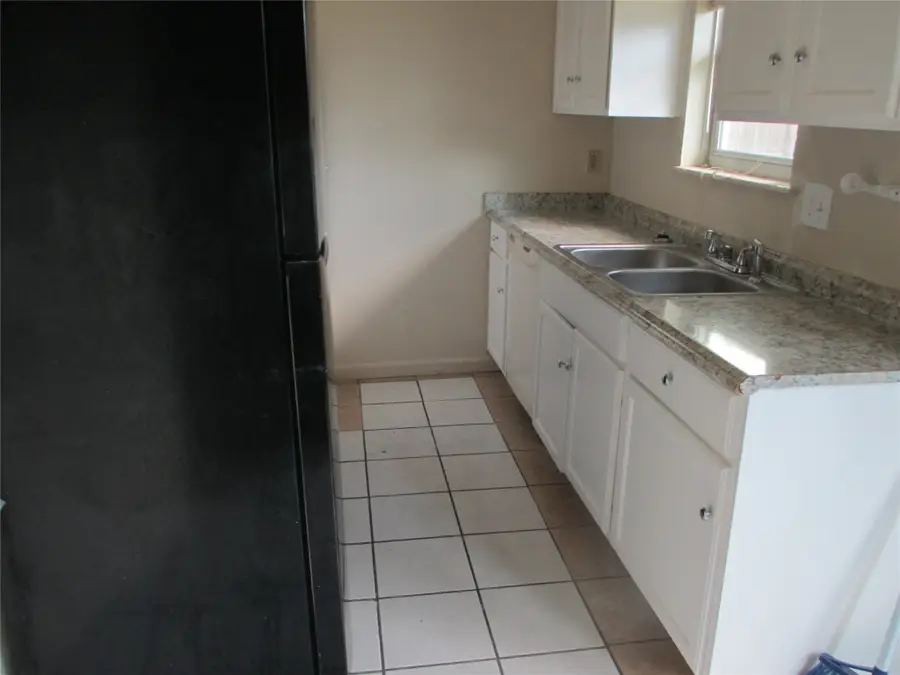 4504 Hemlock Drive, Baytown, TX 77521 - #2