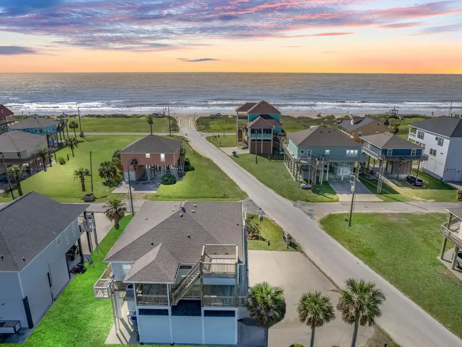 2901 Lakeside Drive, Crystal Beach, TX 77650 - #3