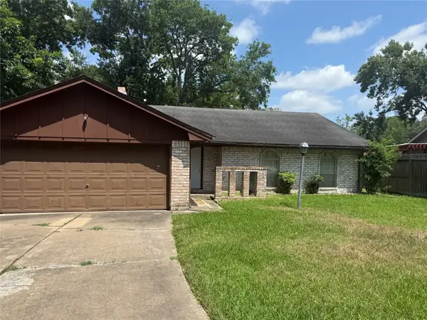 13730 Fernhill Drive, Sugar Land, TX 77498