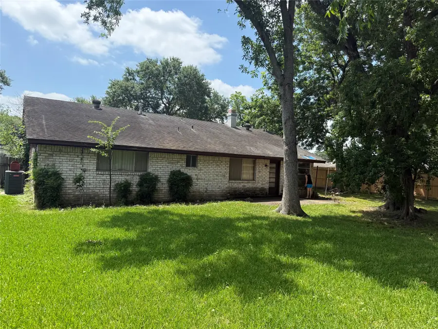 13730 Fernhill Drive, Sugar Land, TX 77498 - Image #3