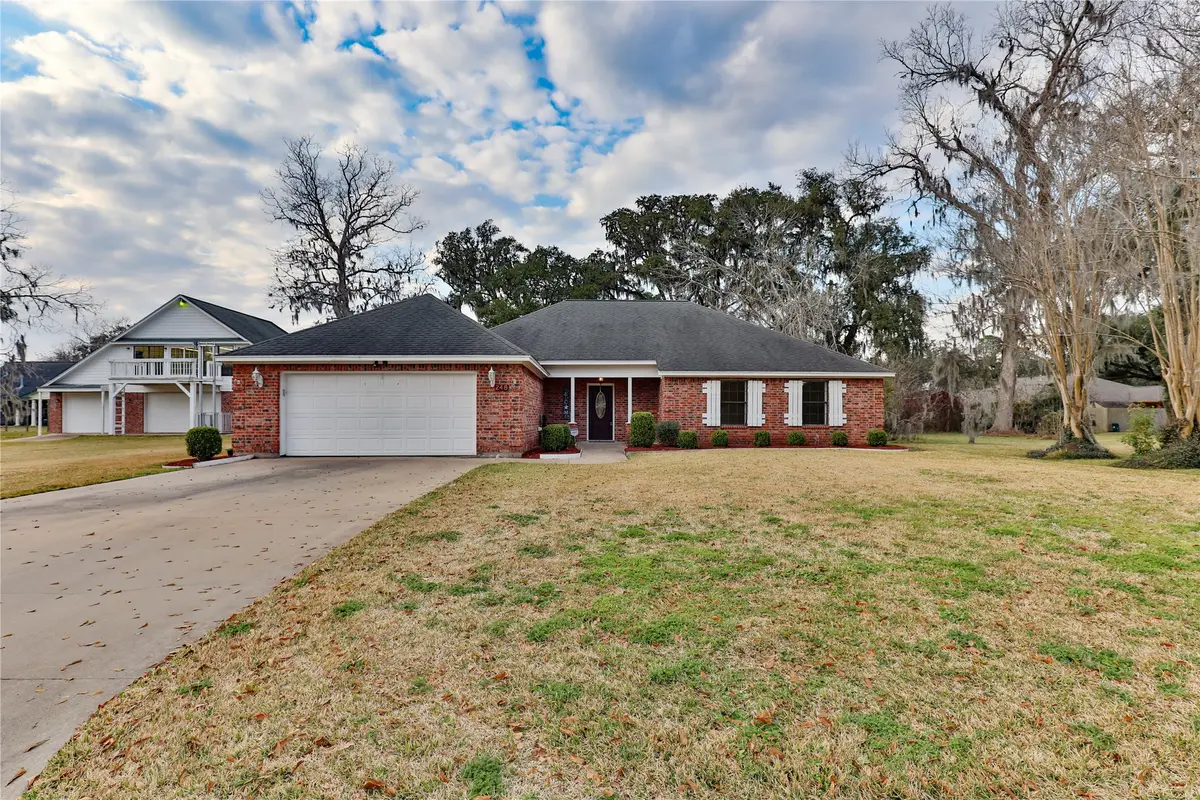 248 Wentworth Drive, West Columbia, TX 77486 - #1