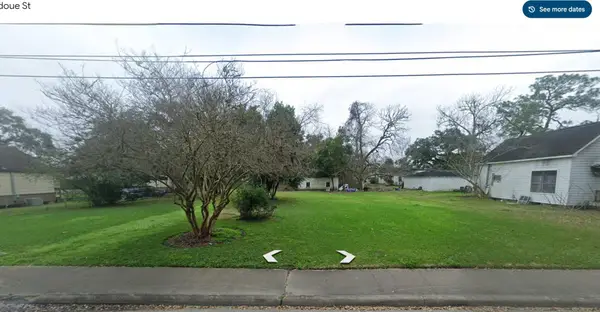 219 W Adoue Street, Alvin, TX 77511