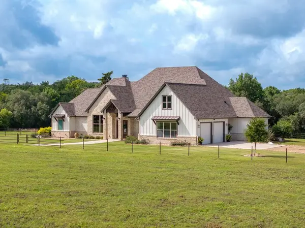 7650 Rolling Creek Road, Burton, TX 77835