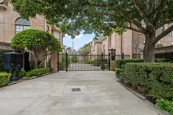 2514 Potomac Drive #B, Houston, TX 77057