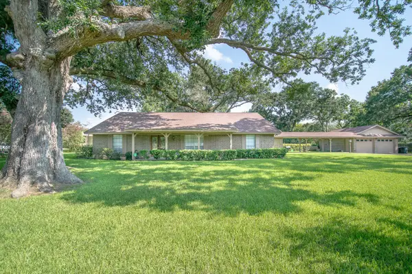 1655 E South Street, Alvin, TX 77511