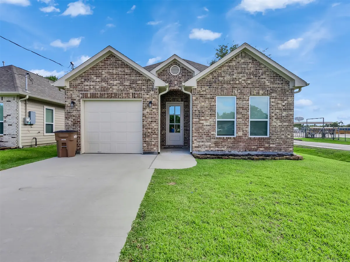 4102 Hill Avenue, Dickinson, TX 77539 - #1