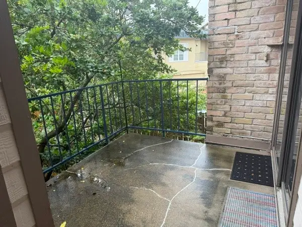 7108 N Holiday Drive, Galveston, TX 77550