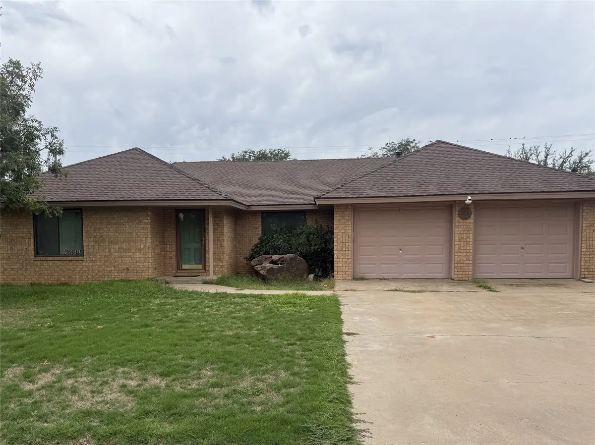 2034 Buffalo Drive, Levelland, TX 79336 - #1