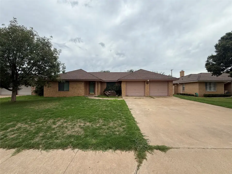 2034 Buffalo Drive, Levelland, TX 79336 - #2