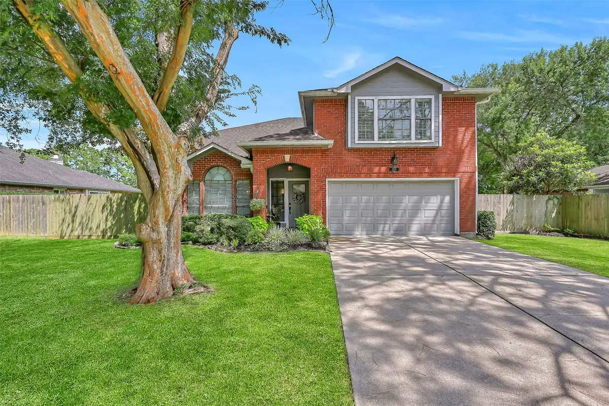 2205 S Mission Circle, Friendswood, TX 77546 - #1